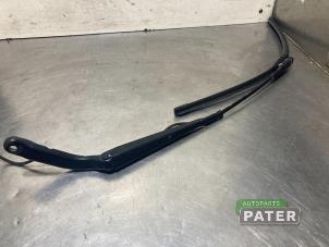 Used Front wiper arm Mercedes Sprinter 3t (906.61) 210 CDI 16V Price € 31,76 Inclusive VAT offered by Autoparts Pater