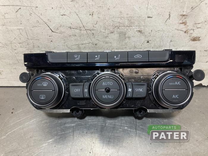 Heater control panel from a Volkswagen T-Roc 1.5 TSI Evo BMT 16V 2020