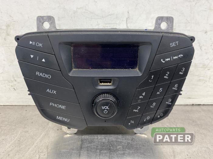 Używane Panel obslugi radia Ford Transit Connect (PJ2) 1.6 TDCi 16V 75 Cena € 127,05 Z VAT oferowane przez Autoparts Pater