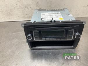 Used Radio CD player Volkswagen Polo V (6R) 1.2 TDI 12V BlueMotion Price € 78,75 Margin scheme offered by Autoparts Pater