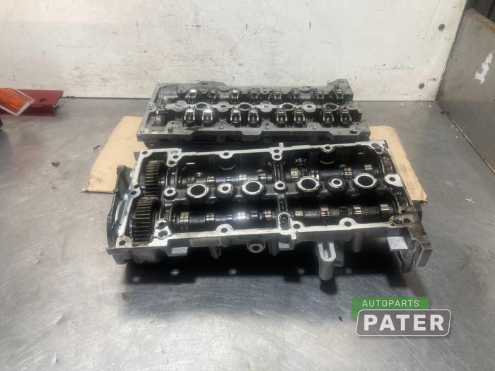 Cylinder head from a Opel Combo 1.3 CDTI 16V 2018