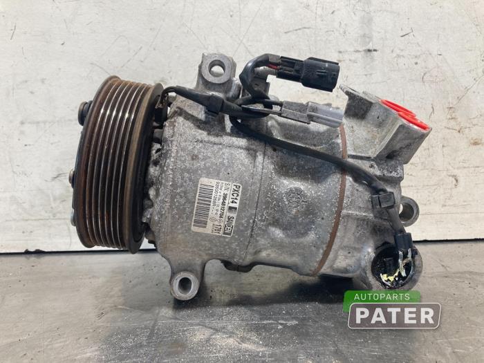 Air conditioning pump from a Renault Megane IV Estate (RFBK) 1.3 TCE 160 16V 2018
