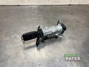 Used Ignition lock + key Volkswagen Up! (121) 1.0 12V 60 Price € 52,50 Margin scheme offered by Autoparts Pater