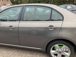 Używane Drzwi lewe tylne wersja 4-drzwiowa Chevrolet Epica 2.0 24V Cena € 131,25 Procedura marży oferowane przez Autoparts Pater