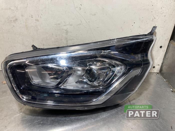 Używane Reflektor lewy Ford Transit Custom 2.0 TDCi 16V Eco Blue 105 Cena € 181,50 Z VAT oferowane przez Autoparts Pater