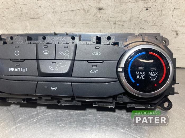 Heater control panel from a Ford Transit Custom 2.0 TDCi 16V Eco Blue 105 2019