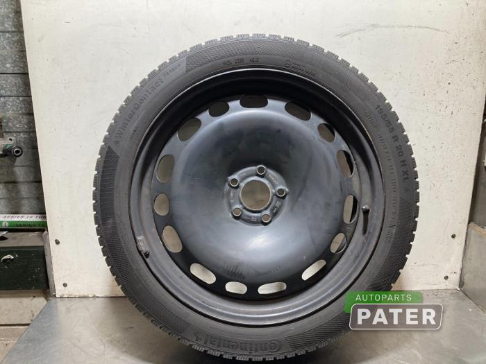 Wheel + winter tyre from a Renault Scénic IV (RFAJ) 1.6 Energy dCi 160 EDC 2017