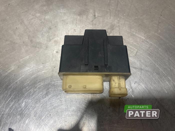 Cooling fin relay from a Citroën Berlingo 1.6 HDI 16V 90 2009