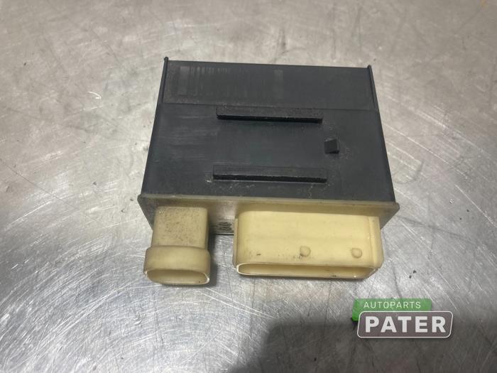Cooling fin relay from a Citroën Berlingo 1.6 HDI 16V 90 2009