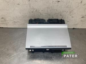 Used Draadloze oplader Skoda Octavia Combi (5EAC) 1.0 TSI 12V Price € 78,75 Margin scheme offered by Autoparts Pater