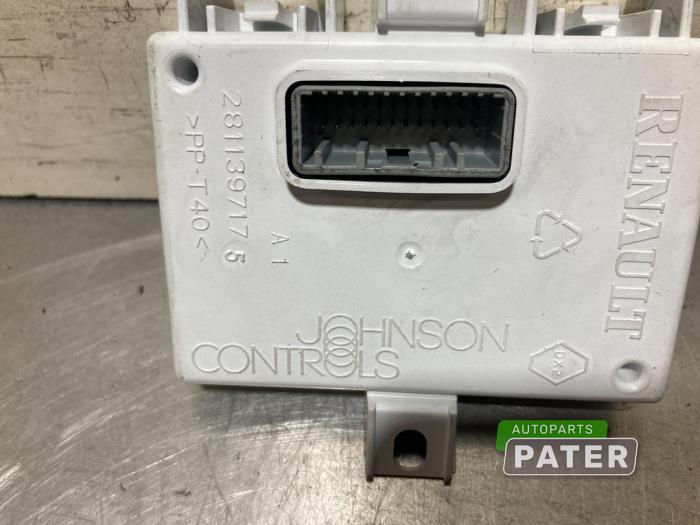 Usagé Module navigation Renault Captur I (2R) 1.2 TCE 16V EDC Prix € 52,50 Règlement à la marge proposé par Autoparts Pater