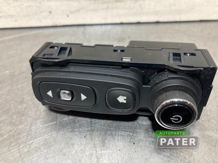 Usados Interruptor Renault Captur I (2R) 1.2 TCE 16V EDC Precio € 26,25 Norma de margen ofrecido por Autoparts Pater