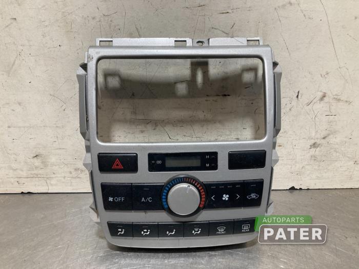 Toyota Avensis Verso 01- Heater control panels stock