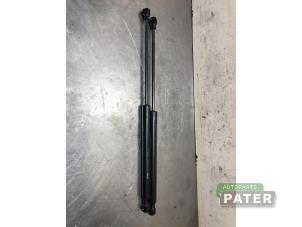 Used Set of tailgate gas struts Peugeot 208 II (UB/UH/UP) 1.2 Vti 12V PureTech 100 Price € 31,50 Margin scheme offered by Autoparts Pater