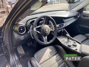 Usagé Kit + module airbag Alfa Romeo Giulia (952) 2.2d 180 16V Prix € 1.260,00 Règlement à la marge proposé par Autoparts Pater