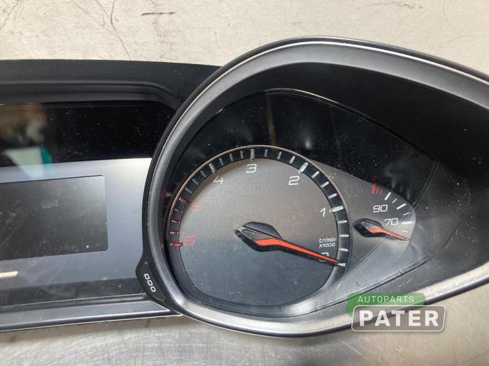 Odometer KM from a Peugeot 308 SW (L4/L9/LC/LJ/LR) 1.6 BlueHDi 120 2015