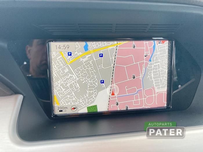 Usagé Affichage navigation Mercedes GLK (204.7/9) 3.5 350 V6 24V 4-Matic Prix € 89,25 Règlement à la marge proposé par Autoparts Pater