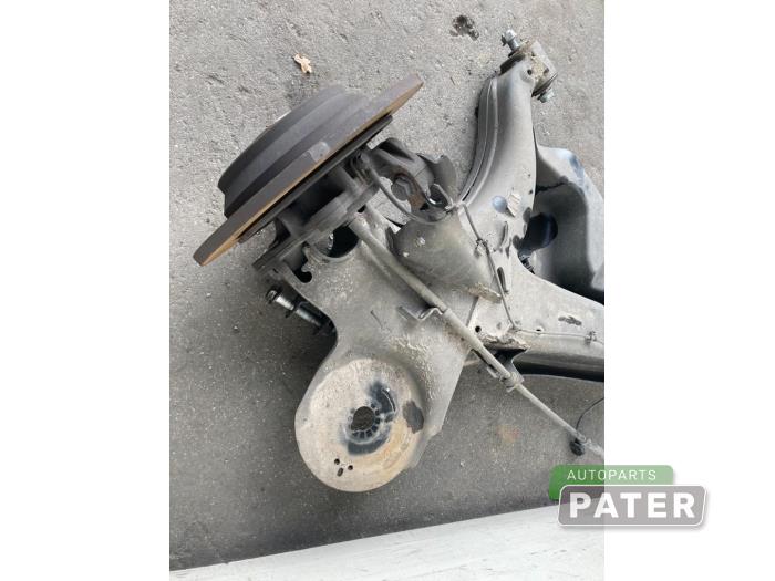 Bras de suspension arrière gauche d'un Mercedes-Benz Vito (447.6) 2.0 116 CDI 16V 2021