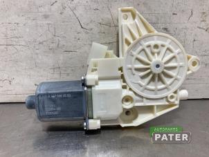 Used Door window motor Mercedes Vito (447.6) 2.0 116 CDI 16V Price € 44,47 Inclusive VAT offered by Autoparts Pater