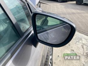 Used Wing mirror, right Renault Captur (2R) 0.9 Energy TCE 12V Price € 105,00 Margin scheme offered by Autoparts Pater