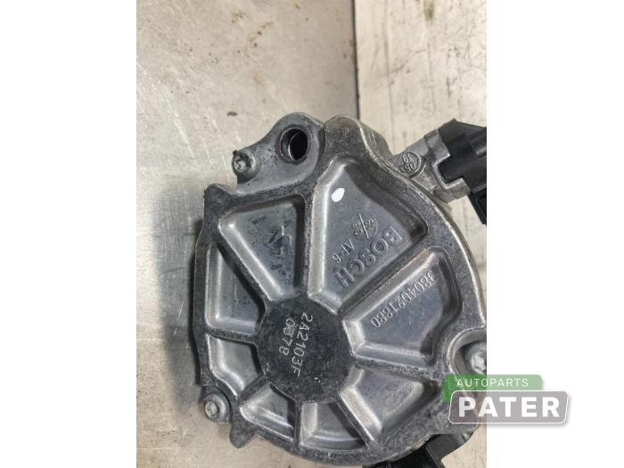 Vacuum pump (petrol) from a Ford Focus 4 Wagon 1.5 EcoBlue 120 2019
