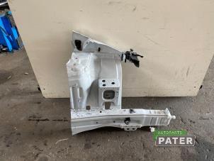 Used Front left bodywork corner Mercedes Vito (447.6) 2.0 116 CDI 16V Price € 317,63 Inclusive VAT offered by Autoparts Pater