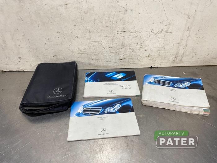Używane Instrukcja Mercedes C Combi (S203) 2.2 C-200 CDI 16V Cena € 15,75 Procedura marży oferowane przez Autoparts Pater