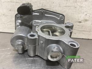 Drosselklappengehäuse van een Ford Focus 4 Wagon 1.0 Ti-VCT EcoBoost 12V 125 2020
