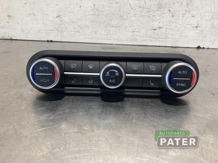 Panel sterowania klimatyzacji z Alfa Romeo Giulia (952) 2.2d 180 16V 2019