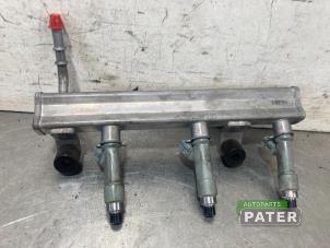 Used Fuel injector nozzle Toyota Aygo (B40) 1.0 12V VVT-i Price € 52,50 Margin scheme offered by Autoparts Pater