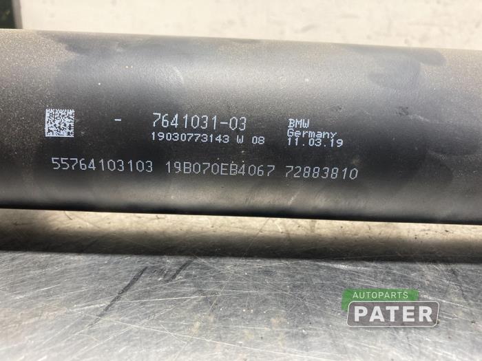 Intermediate shaft from a BMW 4 serie Gran Coupe (F36) 418i 1.5 TwinPower Turbo 12V 2019