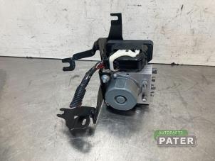 Used ABS pump Renault Captur (2R) 0.9 Energy TCE 12V Price € 105,00 Margin scheme offered by Autoparts Pater