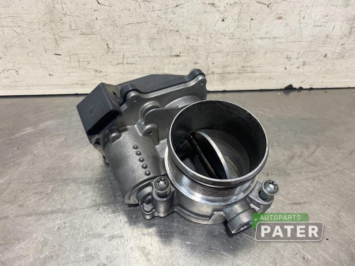 Throttle body from a Audi Q7 (4MB/4MG) 3.0 TDI V6 24V e-tron plug-in hybrid 2018