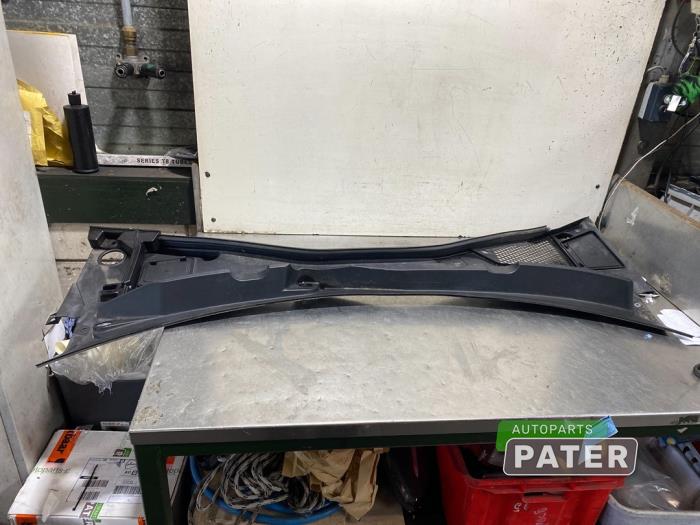 Używane Parawan Alfa Romeo Giulia (952) 2.2d 180 16V Cena € 78,75 Procedura marży oferowane przez Autoparts Pater