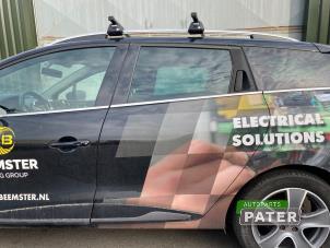 Używane Drzwi lewe tylne wersja 4-drzwiowa Renault Clio IV Estate/Grandtour (7R) 1.5 Energy dCi 90 FAP Cena € 262,50 Procedura marży oferowane przez Autoparts Pater