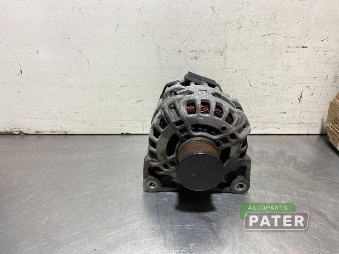 Dynamo from a Renault Clio IV (5R) 0.9 Energy TCE 90 12V 2013