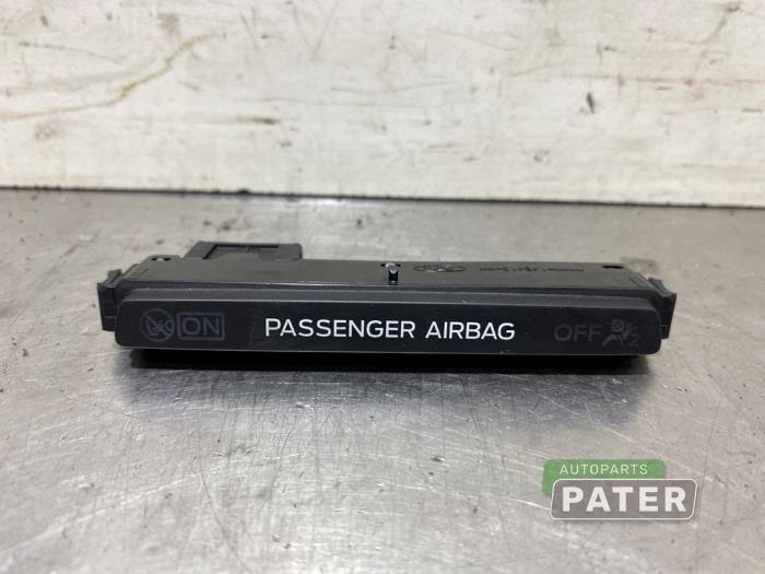 Begagnade Innerdisplay Ford Focus 4 Wagon 1.5 EcoBlue 120 Pris € 10,50 Marginaltabell erbjuds av Autoparts Pater