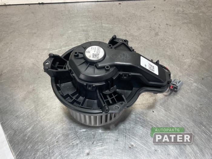 Heating and ventilation fan motor from a Ford Focus 4 Wagon 1.5 EcoBlue 120 2020
