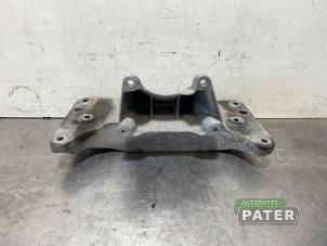 Used Gearbox mount BMW 5 serie Touring (F11) 520d 16V Price € 73,50 Margin scheme offered by Autoparts Pater
