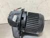 Heating and ventilation fan motor from a Renault Clio IV (5R) 1.5 dCi 90 FAP 2017