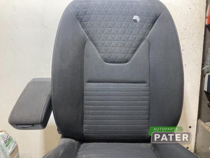 Seat, left from a Renault Clio IV (5R) 1.5 dCi 90 FAP 2017