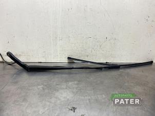 Used Front wiper arm Volkswagen Crafter 2.5 TDI 30/32/35/46/50 Price € 25,41 Inclusive VAT offered by Autoparts Pater