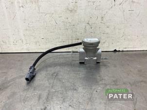 Used AC expansion valve Peugeot 208 II (UB/UH/UP) e-208 Price on request offered by Autoparts Pater
