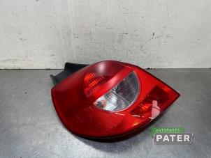Used Taillight, left Renault Clio III (BR/CR) 1.2 16V 75 Price € 26,25 Margin scheme offered by Autoparts Pater