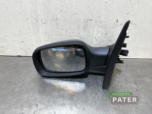 Used Wing mirror, left Renault Clio III (BR/CR) 1.2 16V 75 Price € 31,50 Margin scheme offered by Autoparts Pater