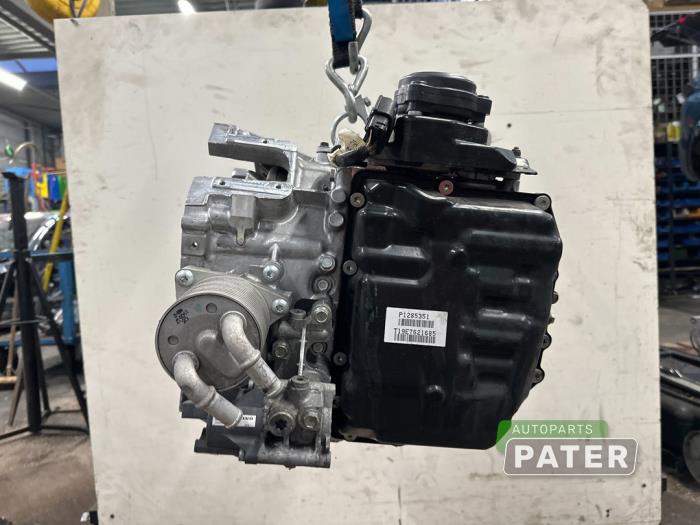Gearbox from a Volvo XC60 II (UZ) 2.0 T8 16V Hybrid AWD 2019