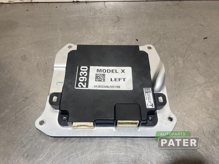 Tesla Model X EV AWD Central door locking modules stock