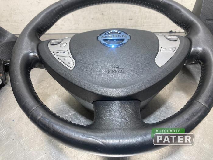 Juego y módulo de airbag de un Nissan NV 200 (M20M) E-NV200 2019