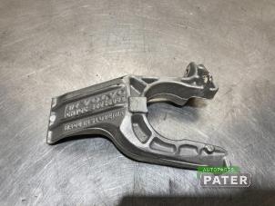 Usados Soporte (varios) Volvo XC60 II (UZ) 2.0 T8 16V Recharge, Twin Engine AWD Precio € 26,25 Norma de margen ofrecido por Autoparts Pater
