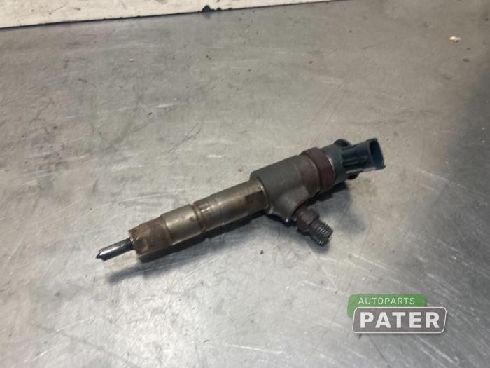 Injector (diesel) from a Ford Fiesta 6 (JA8) 1.5 TDCi 2016